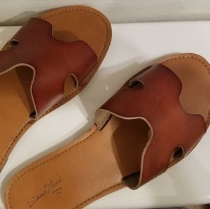Universal Thread Sandals